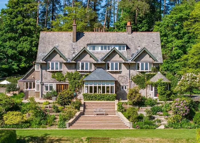 Hunters Lodge